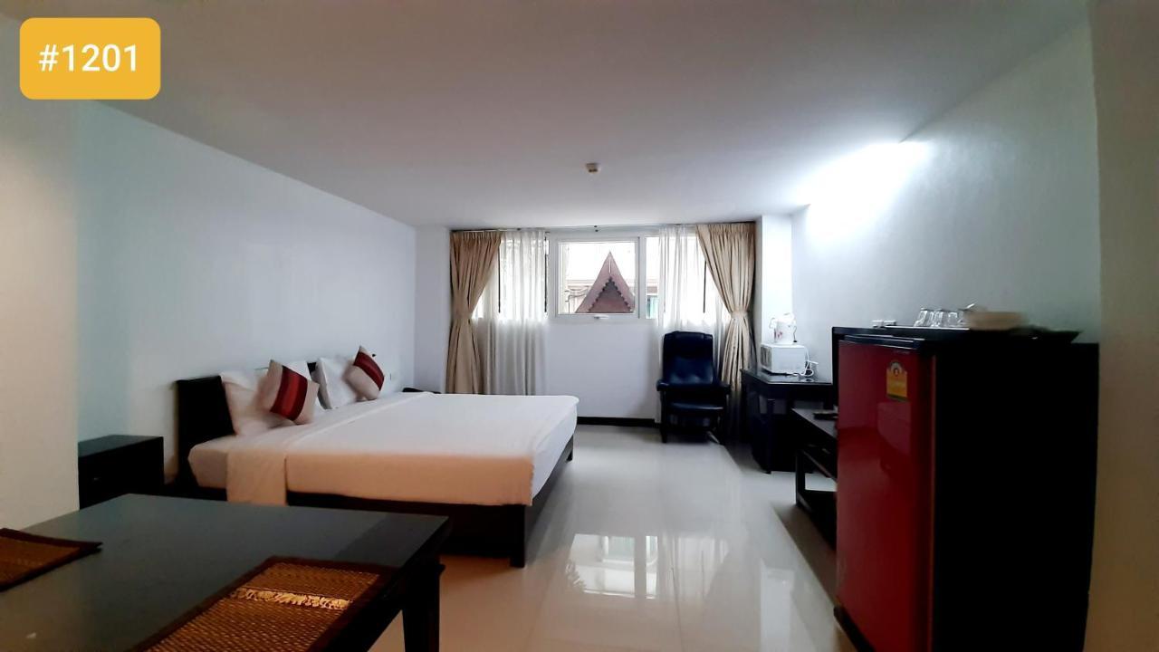 City Plaza Nana Hotel Bangkok Exterior foto