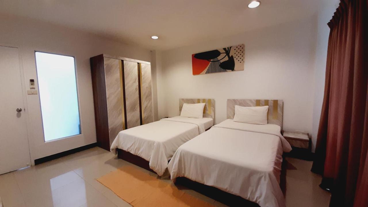 City Plaza Nana Hotel Bangkok Exterior foto
